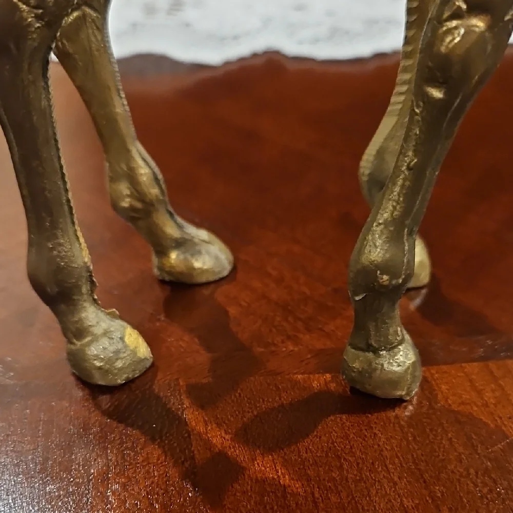 Amazing Solid Textured Heavy Brass Figural Giraffe Sculpture w/Detailed Design